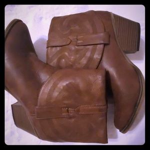 Brown ankle boots